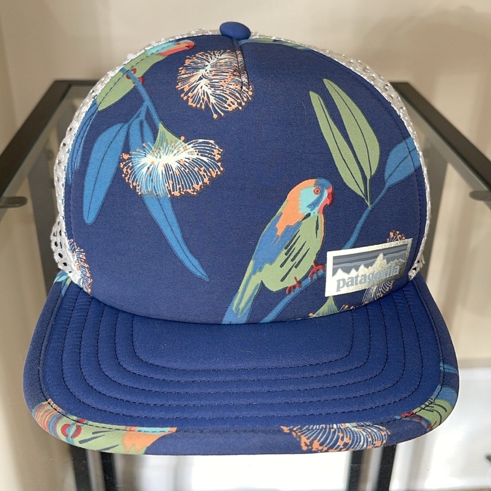 PATAGONIA | *Rare* NWOT Tropical Duckbill Trucker Hat